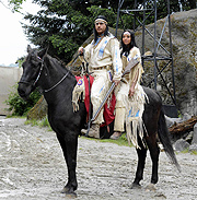 Rhianna ist gespielt von Marina Hohnke, die Winnetou Rolle übernimmt Matthias M. (©Foto: Ingrid Grossmann)